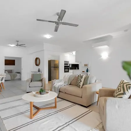 'Eclipse' A Poolside Family Escape In The Cbd Apartment Cairns Exterior photo