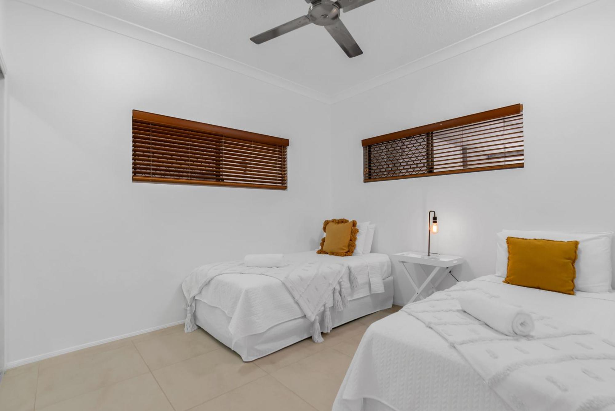 'eclipse' A Poolside Family Escape In The Cbd Apartment *